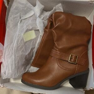 White Mountain Brown Heeled Boots